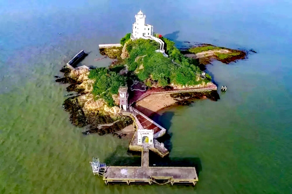 移动灯塔机组电控原理-探秘移动灯塔的电控原理：海上小星星背后的精密指挥官