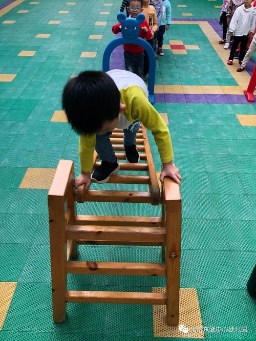 儿童攀爬游戏,儿童成长中的冒险与探索之旅